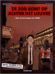 De zon komt op achter het Louvre