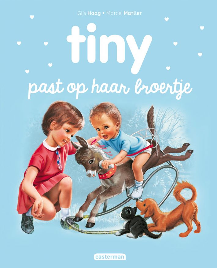 Tiny past op haar broertje