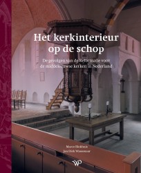 Het kerkinterieur op de schop