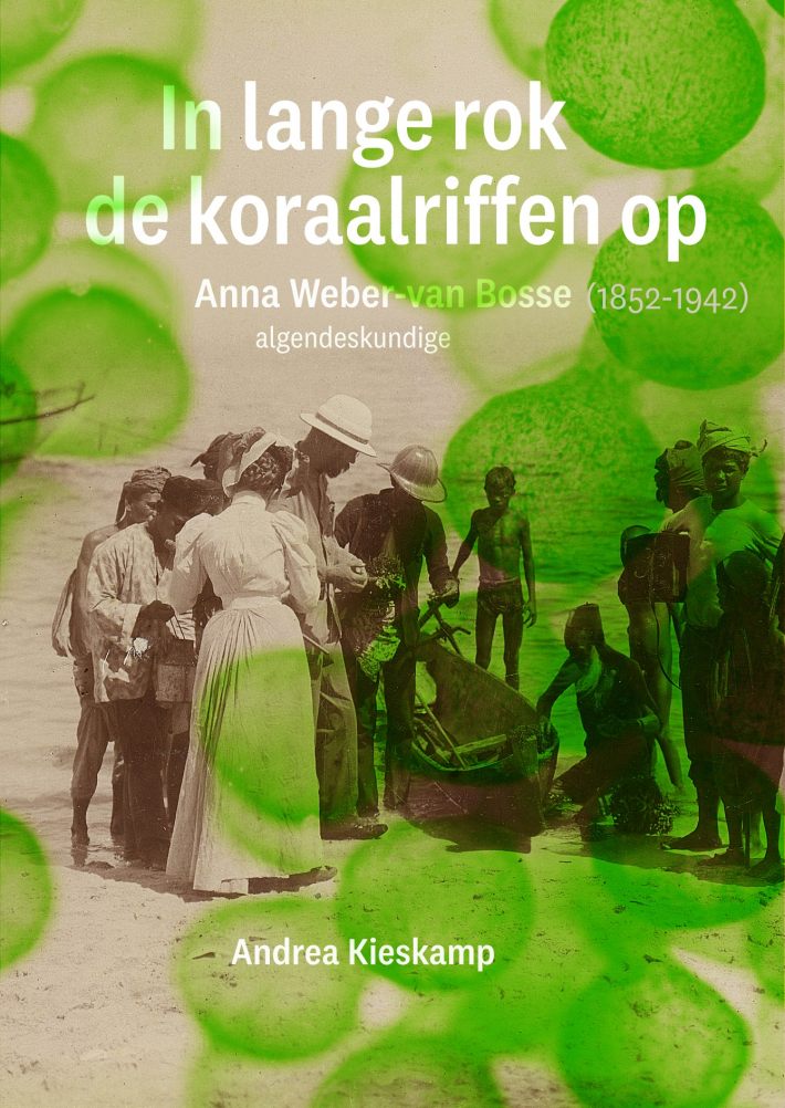 In lange rok de koraalriffen op