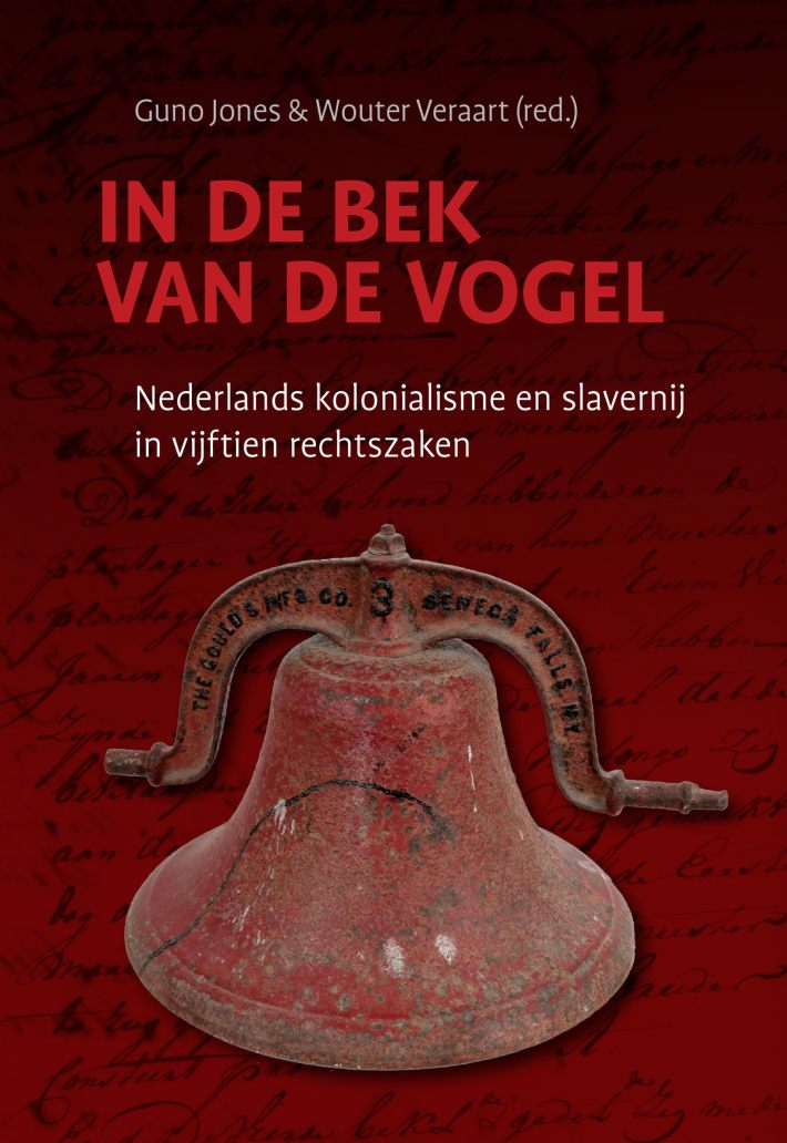 In de bek van de vogel